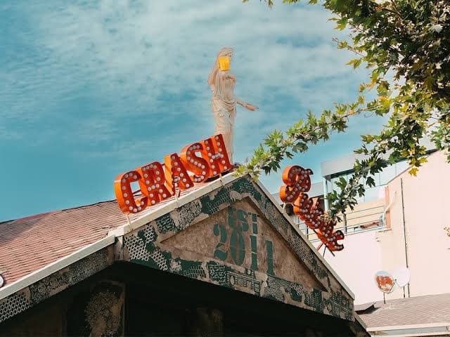 Crash Public